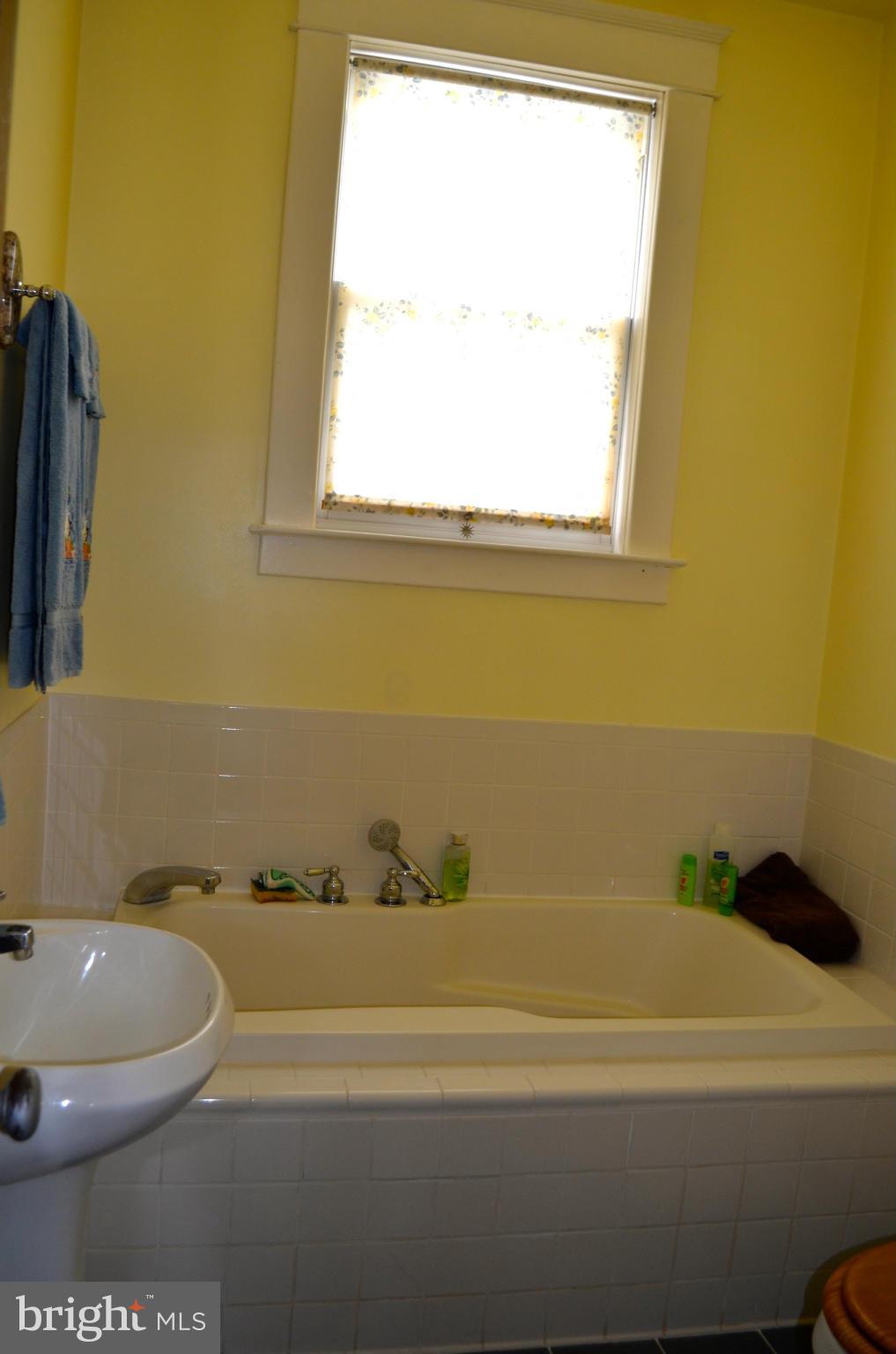 20 Ridge Road Catonsville, MD 21228 - Photo 14 of 25 Bath
