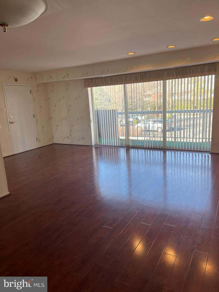 9945 Norwalk Road, Unit 4B Philadelphia, PA 19115 - Photo 3 of 14 Gallery Image 3