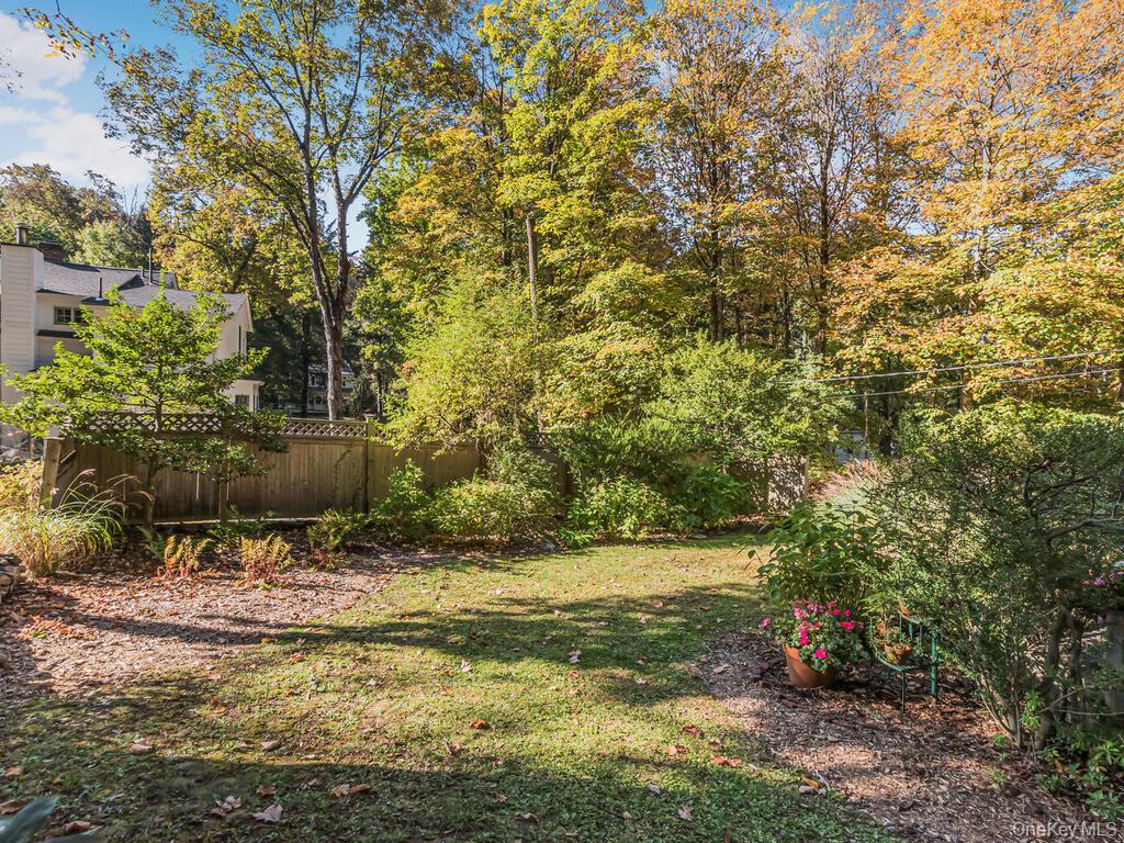 105 Douglas Road Chappaqua, NY 10514 - Photo 30 of 33 View of yard