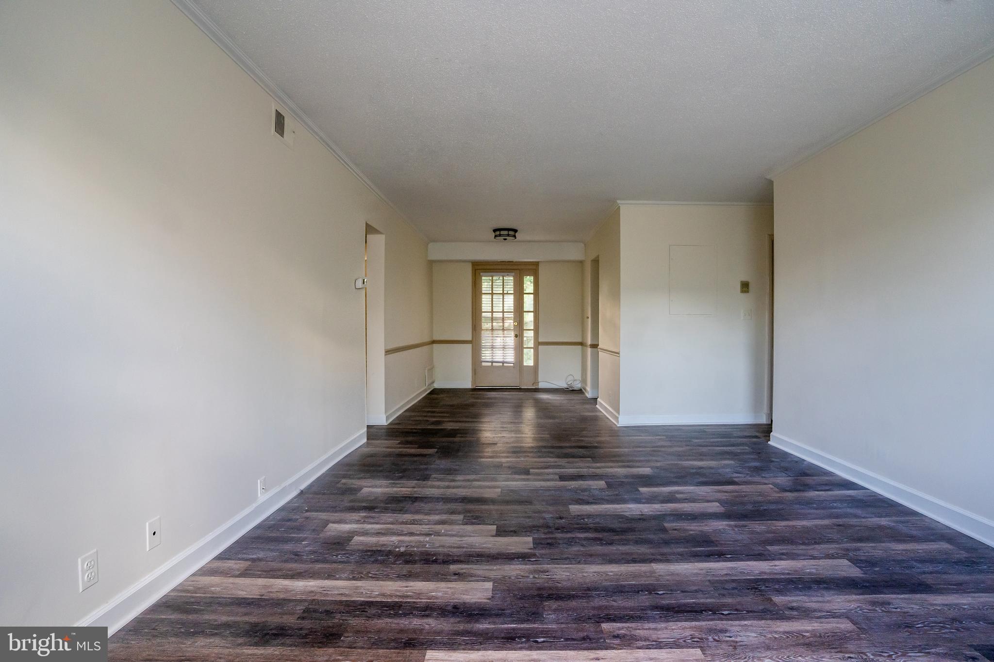 4814 30th Street South, Unit B1 Arlington, VA 22206 - Photo 6 of 18 a view of empty room with window