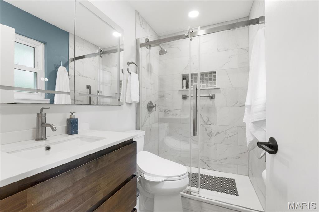 1064 Pinrun Drive Ballwin, MO 63011 - Photo 17 of 35