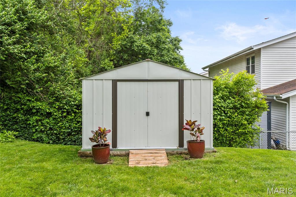 1064 Pinrun Drive Ballwin, MO 63011 - Photo 31 of 35