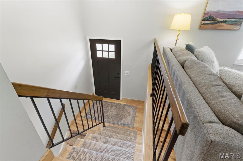 1064 Pinrun Drive Ballwin, MO 63011 - Photo 5 of 35