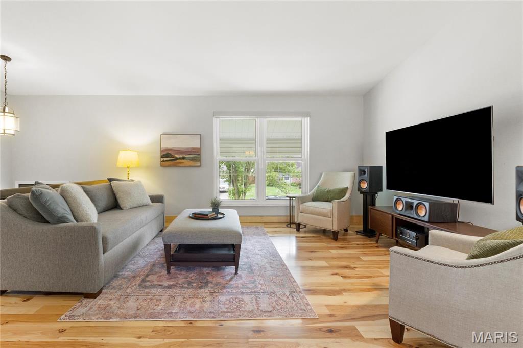 1064 Pinrun Drive Ballwin, MO 63011 - Photo 7 of 35