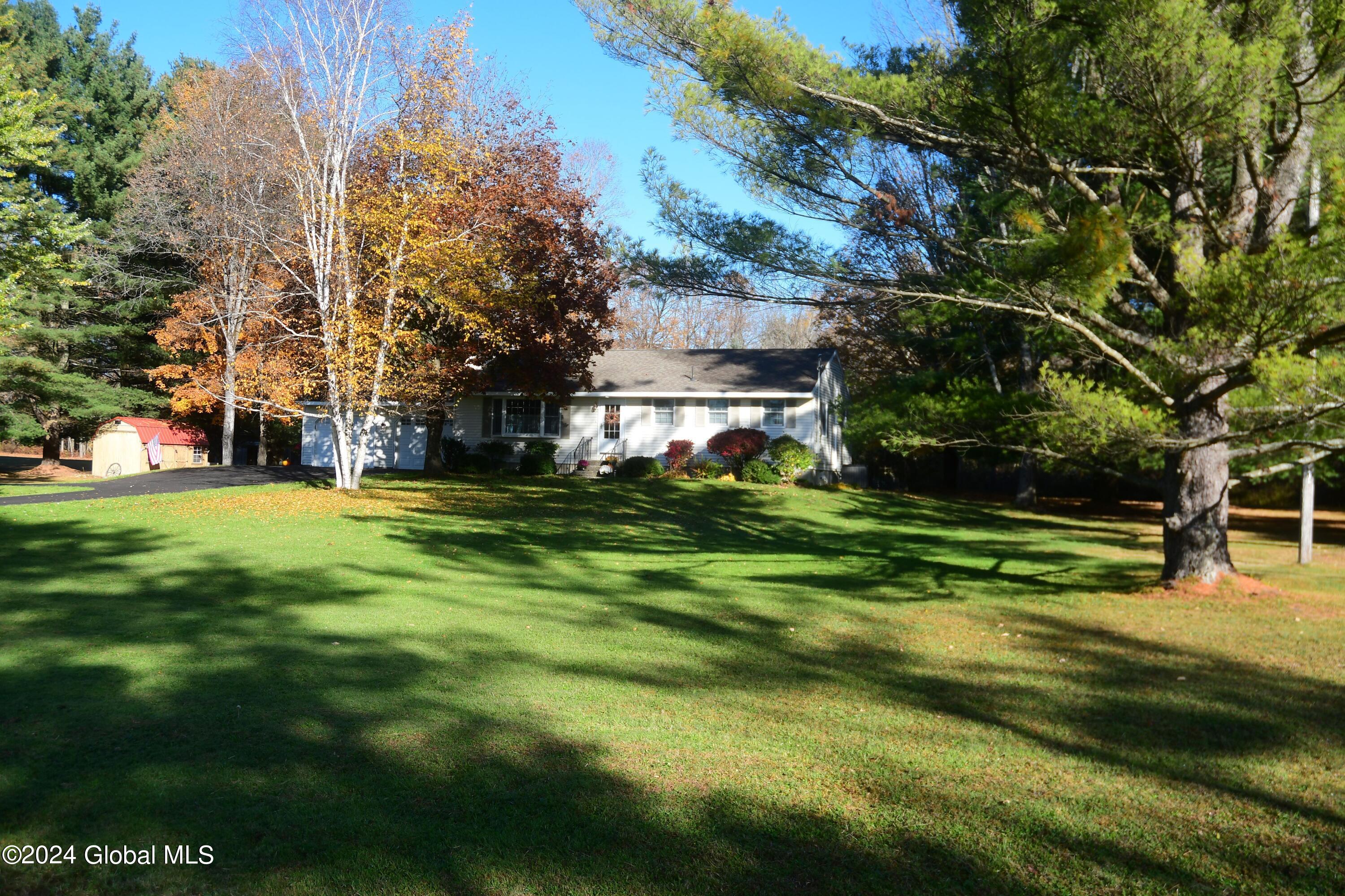 245 Voorhees Road Perth, NY 12010 - Photo 4 of 52 DSC_0010