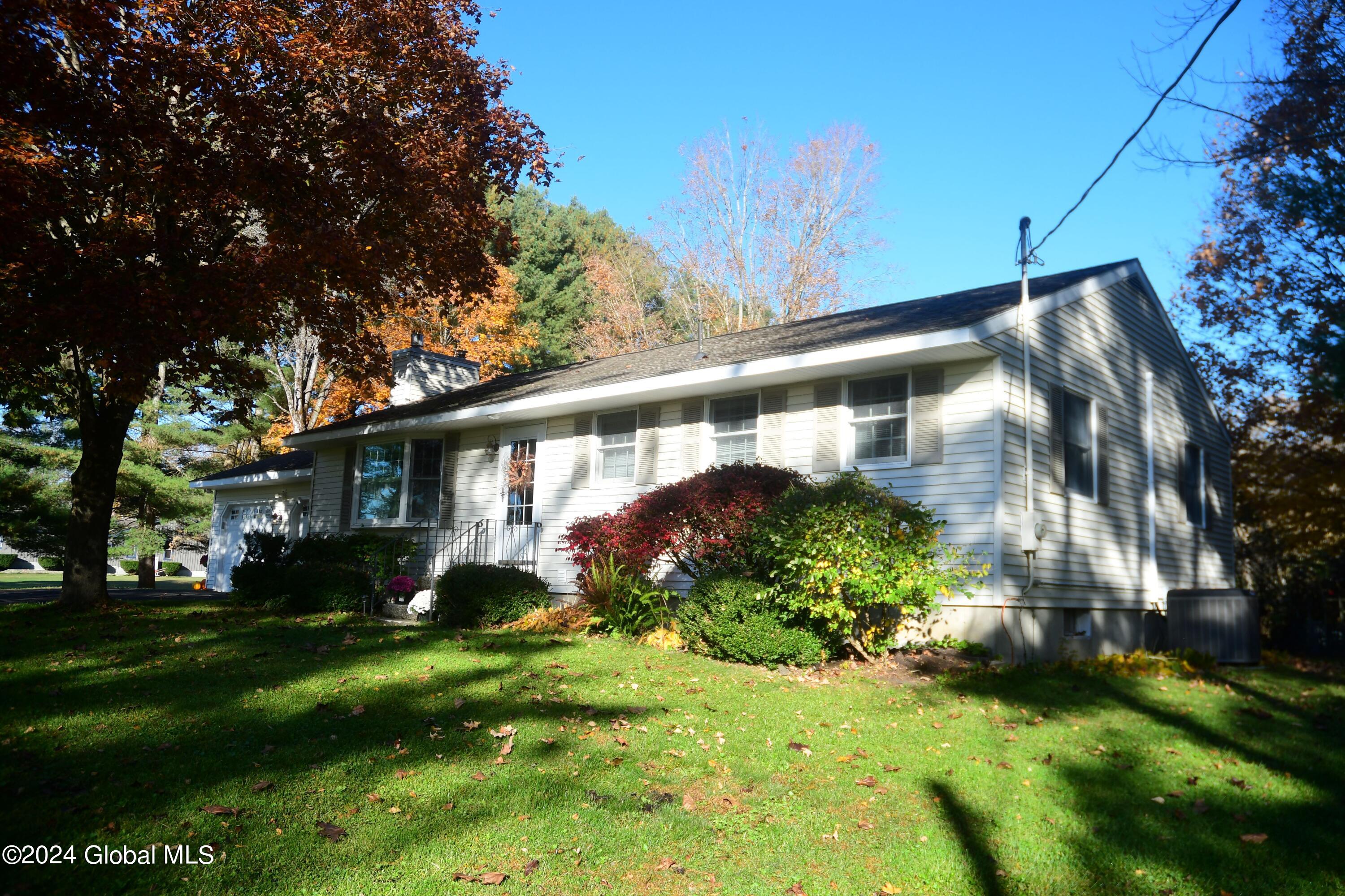 245 Voorhees Road Perth, NY 12010 - Photo 6 of 52 DSC_0016