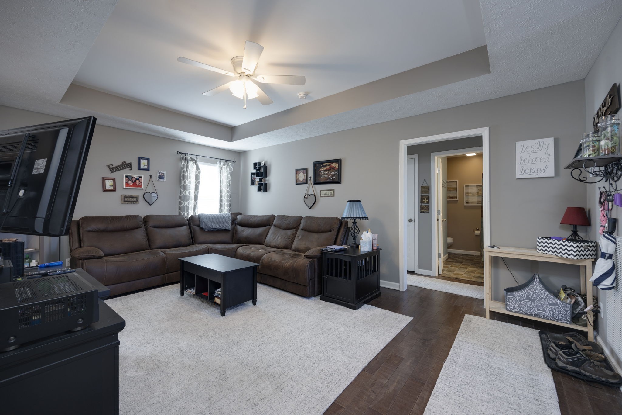 232 Shaub Road Portland, TN 37148 - Photo 8 of 31 a living room with furniture and a flat screen tv