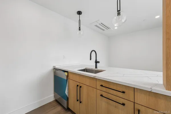 $5,200 | 325 Manville Road, Unit 101, Pleasantville, NY 10570