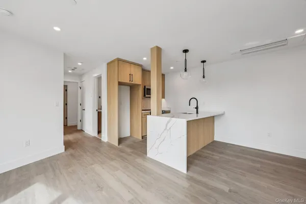 $5,200 | 325 Manville Road, Unit 101, Pleasantville, NY 10570