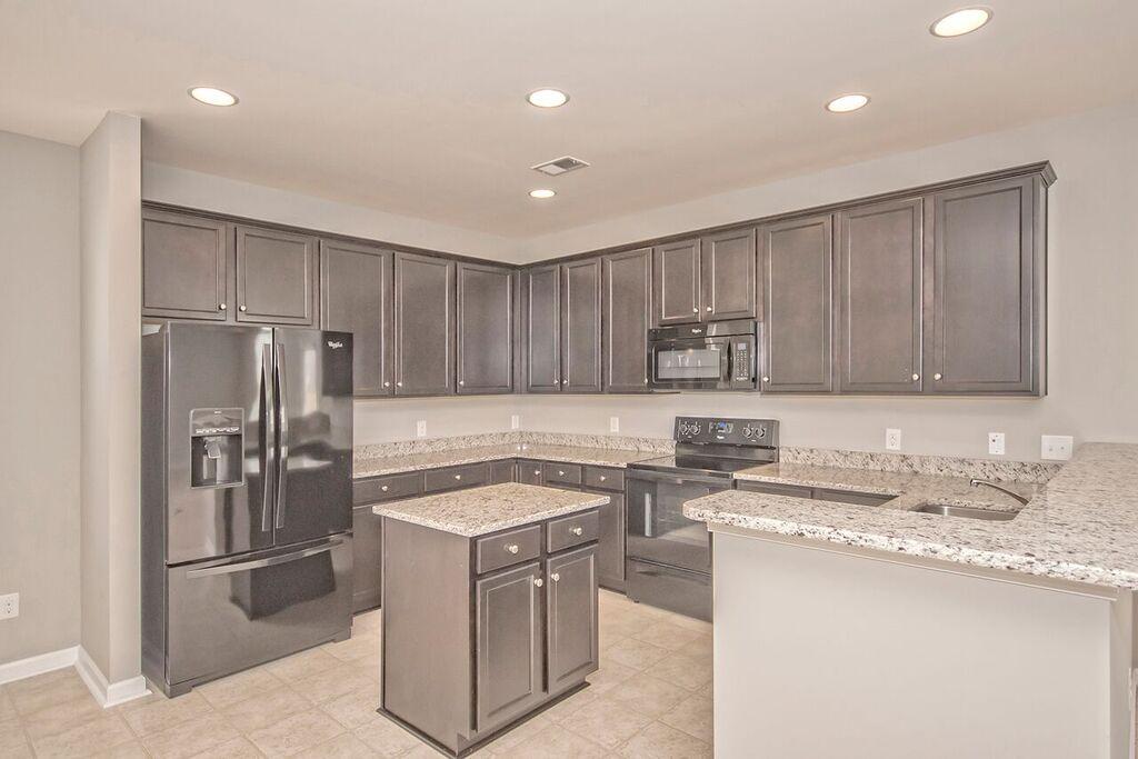 406 Forest Hills Road Summerville, SC 29486 - Photo 5 of 10 kitchen 406