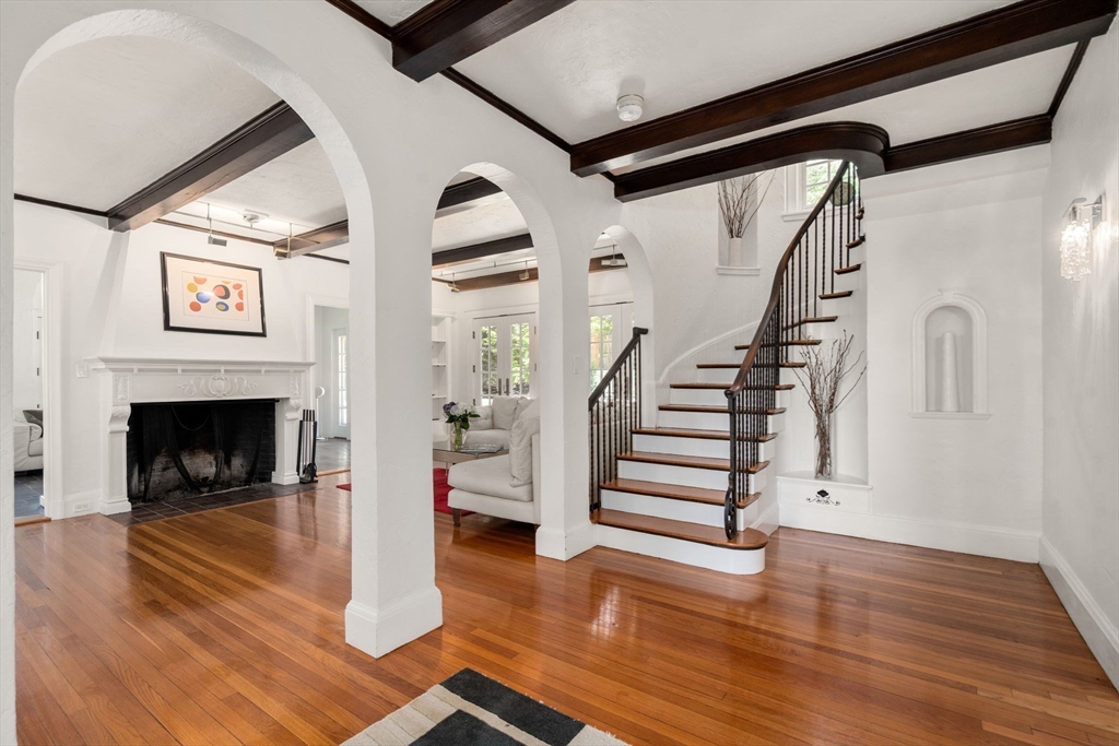 120 Collins Road Newton, MA 02468 - Photo 4 of 42