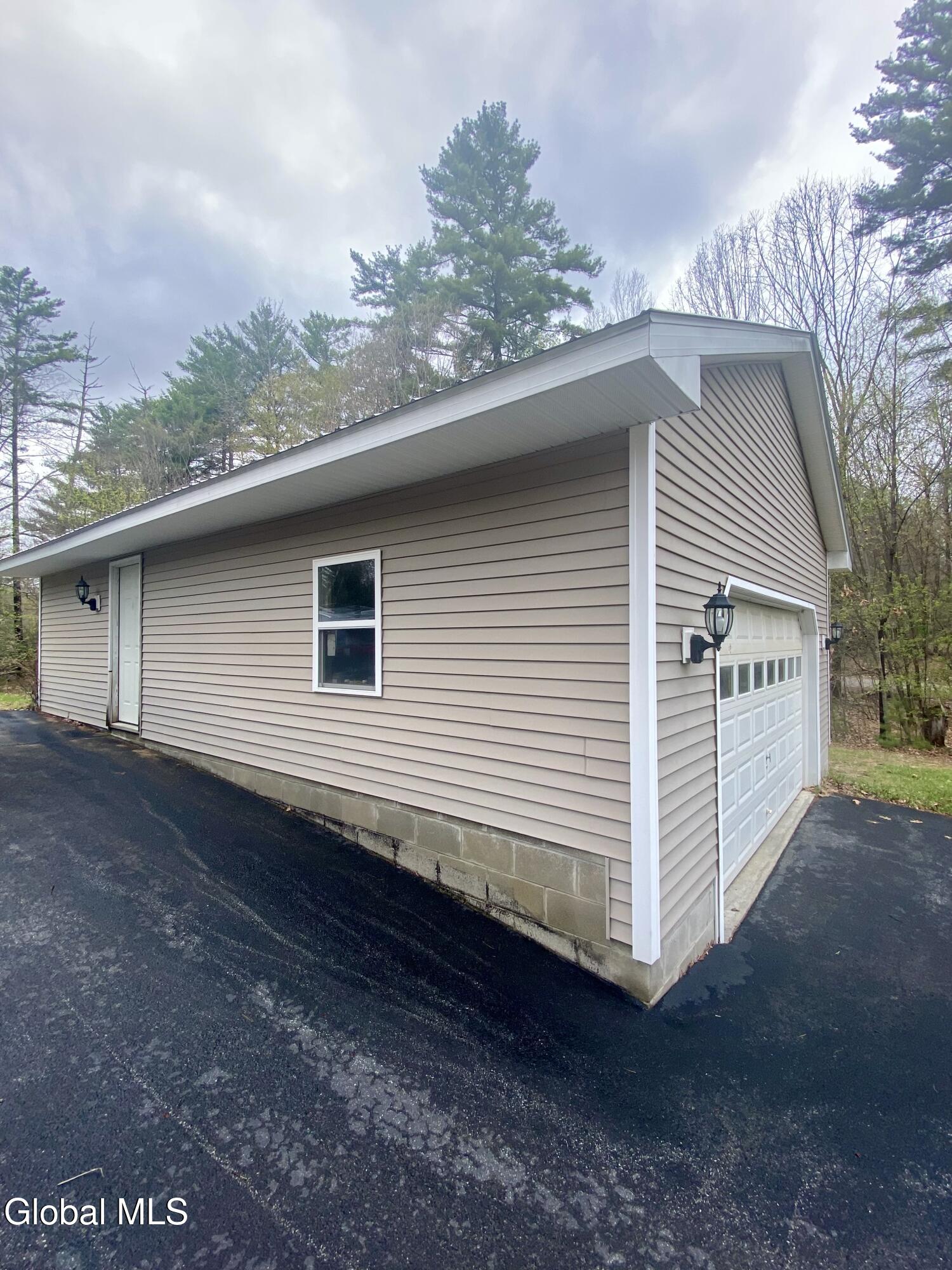 504 Angel Road Corinth, NY 12822 - Photo 5 of 14 IMG_7561