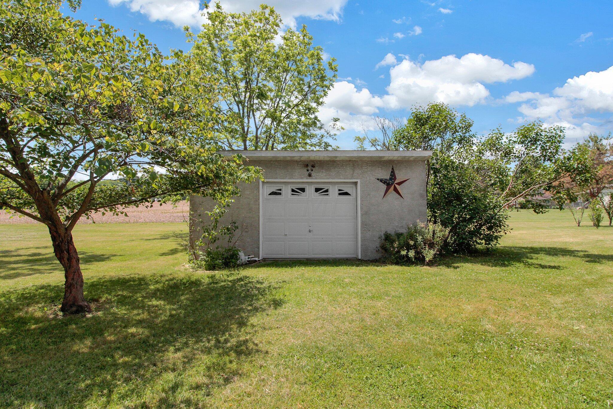5760 Amanda Northern Road Carroll, OH 43112 - Photo 20 of 23 Pool House