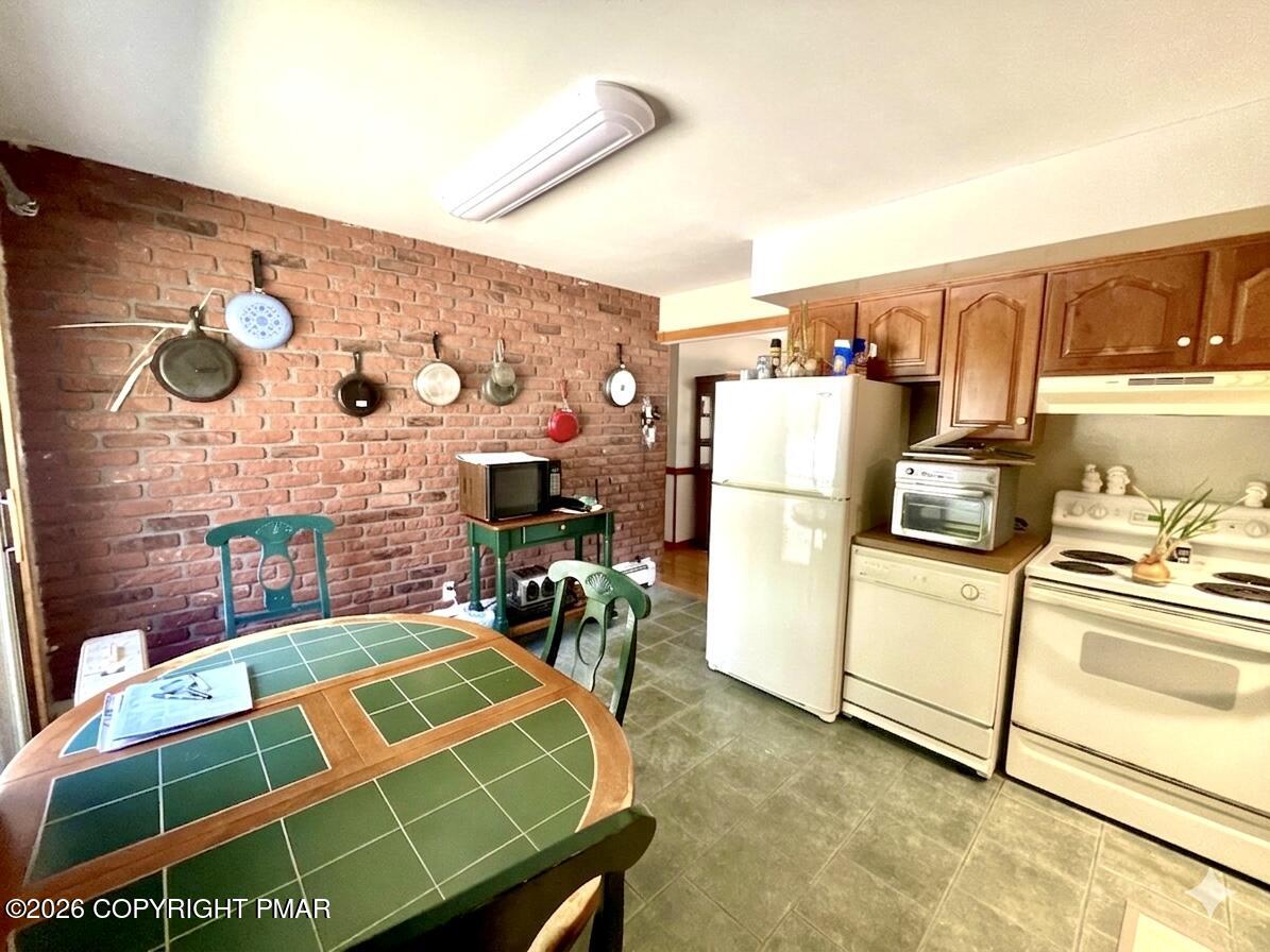 2319 Bear Town Road Canadensis, PA 18325 - Photo 13 of 31 a utility room with dryer and washer