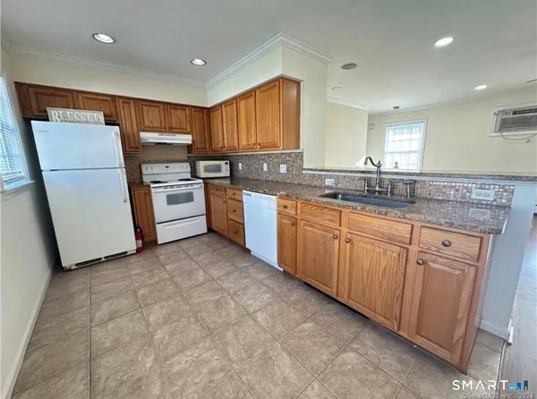 $379,000 | 67 Sheridan Street, Unit 8, Danbury, CT 06810