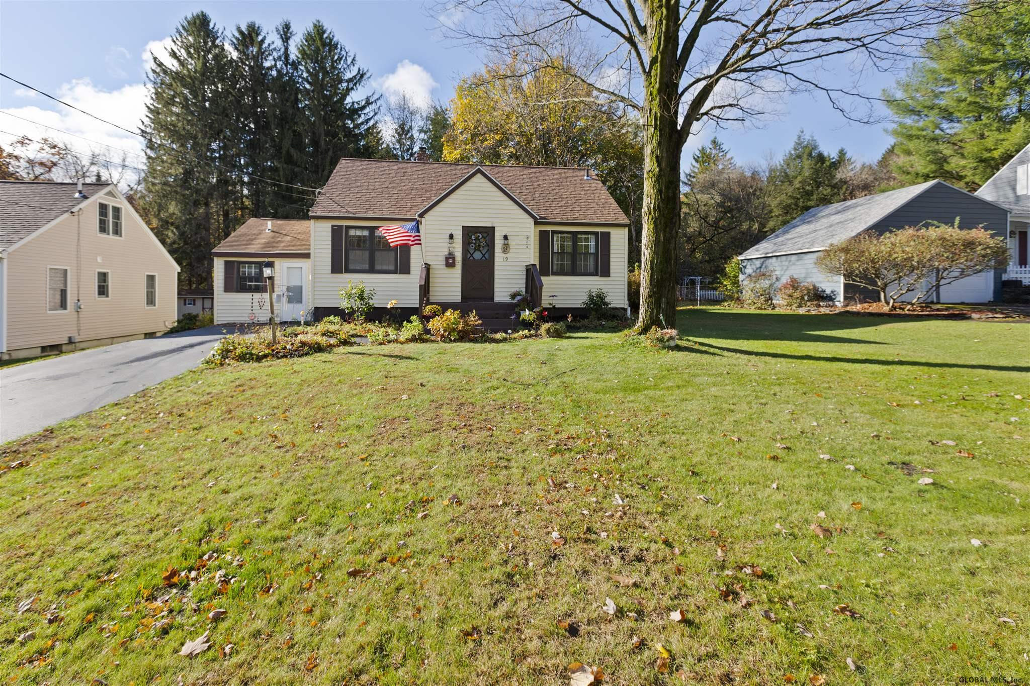 19 Edmel Road Glenville, NY 12302 - Photo 1 of 27 Photo 1