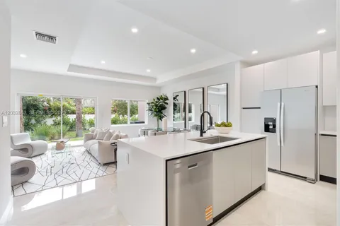 $670,000 | 1537 Northwest 94th Way, Unit 5, Coral Springs, FL 33071