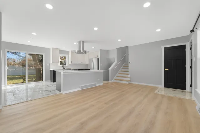 $3,600 | 2N359 Mildred Avenue, Glendale Heights, IL 60139