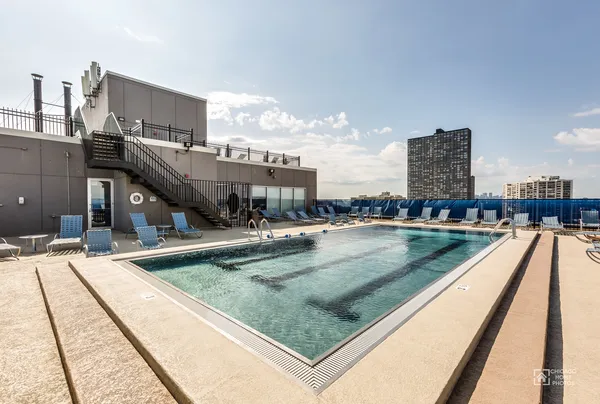$1,950 | 720 West Gordon Terrace, Unit 3B, Chicago, IL 60613