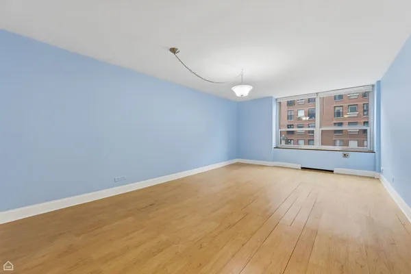 $1,950 | 720 West Gordon Terrace, Unit 3B, Chicago, IL 60613