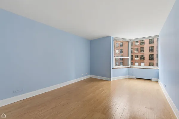 $1,950 | 720 West Gordon Terrace, Unit 3B, Chicago, IL 60613