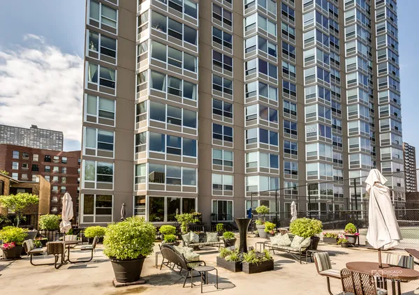 $1,950 | 720 West Gordon Terrace, Unit 3B, Chicago, IL 60613