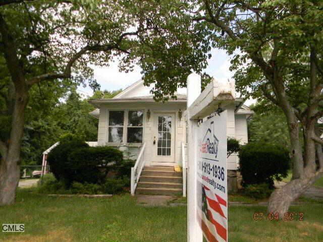 172 Reeds Lane Stratford, CT 06614 - Photo 1 of 1 a front view of a house with garden