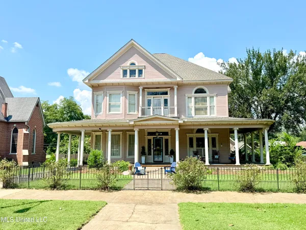 $389,000 | 433 South Main Street, Grenada, MS 38901