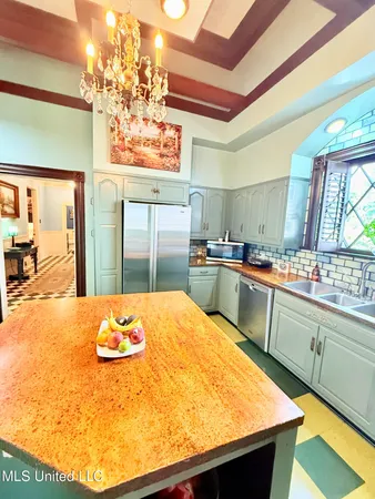 $389,000 | 433 South Main Street, Grenada, MS 38901