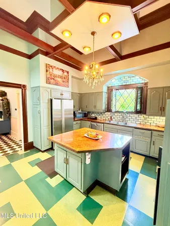 $389,000 | 433 South Main Street, Grenada, MS 38901