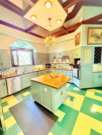 $389,000 | 433 South Main Street, Grenada, MS 38901