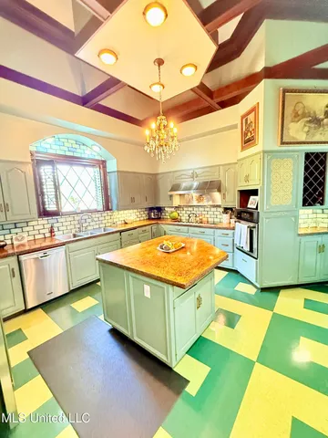 $389,000 | 433 South Main Street, Grenada, MS 38901