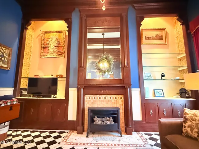 $389,000 | 433 South Main Street, Grenada, MS 38901