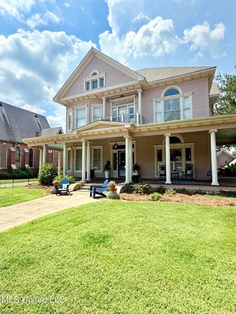 $389,000 | 433 South Main Street, Grenada, MS 38901