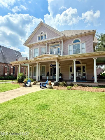$389,000 | 433 South Main Street, Grenada, MS 38901
