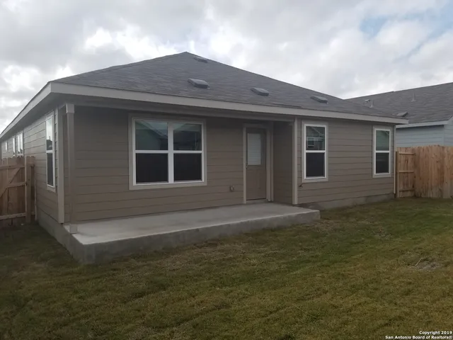 $1,700 | 8511 Cassia Cove, San Antonio, TX 78244