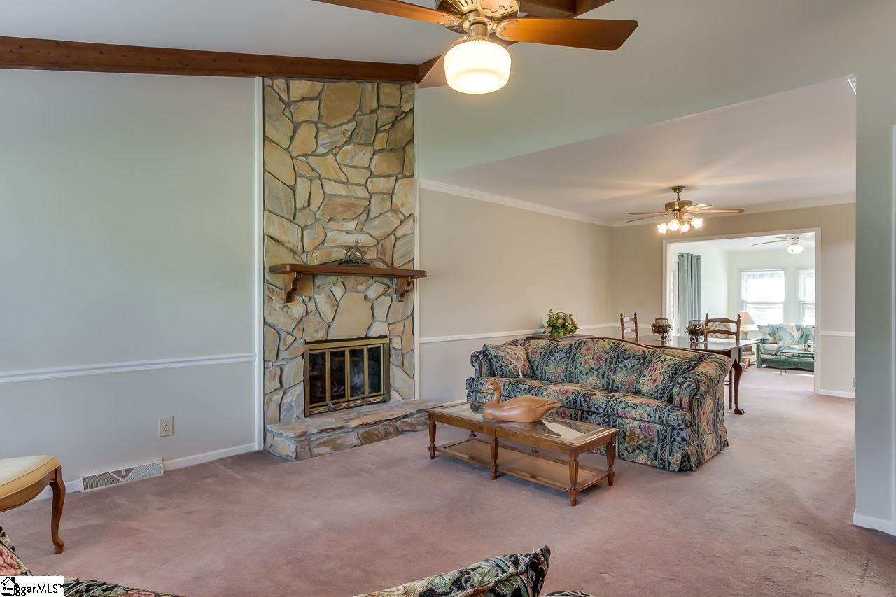 19 Paddock Drive Greer, SC 29650 - Photo 8 of 32 Gallery Image 8