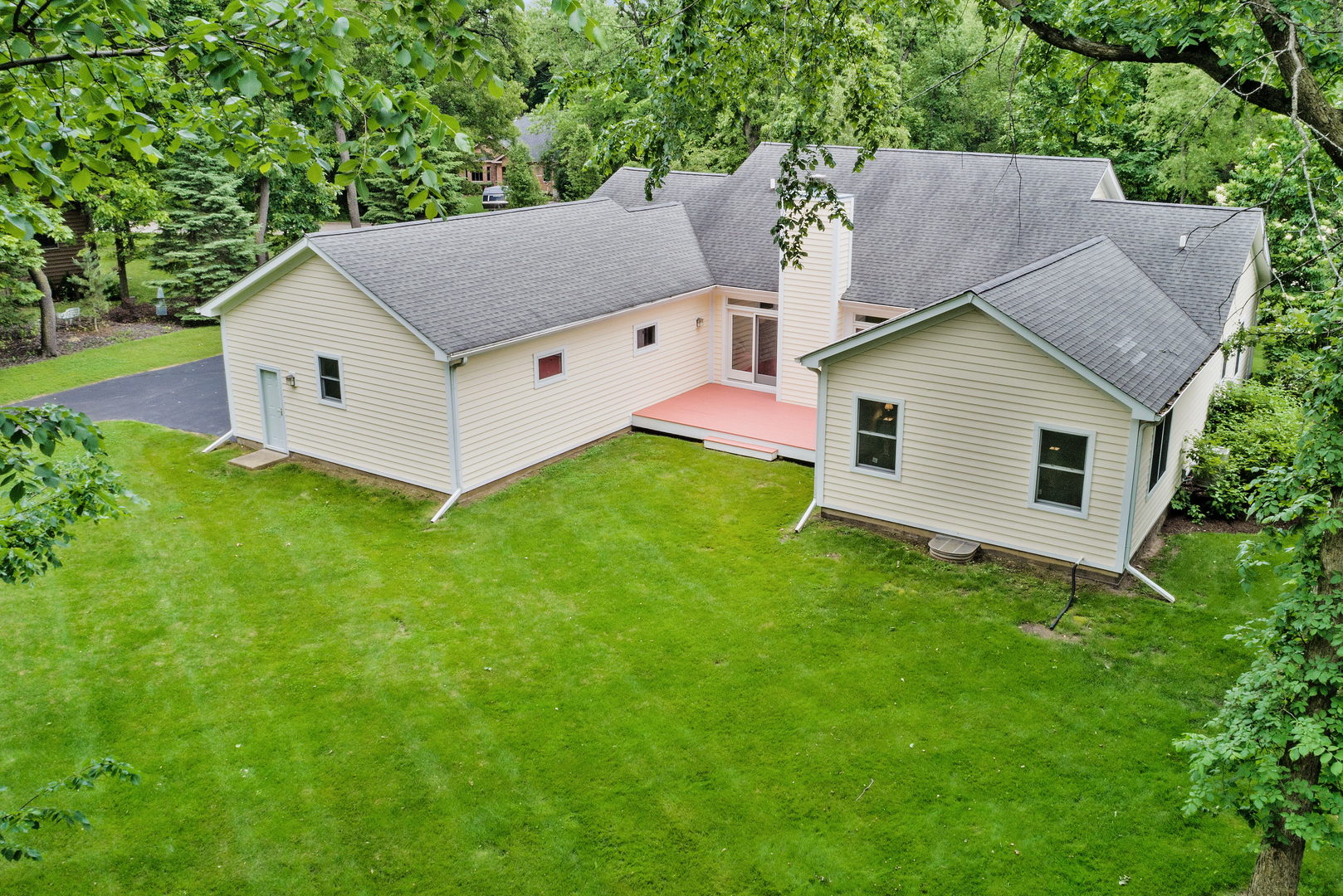 2913 Albert Drive McHenry, IL 60050 - Photo 28 of 35