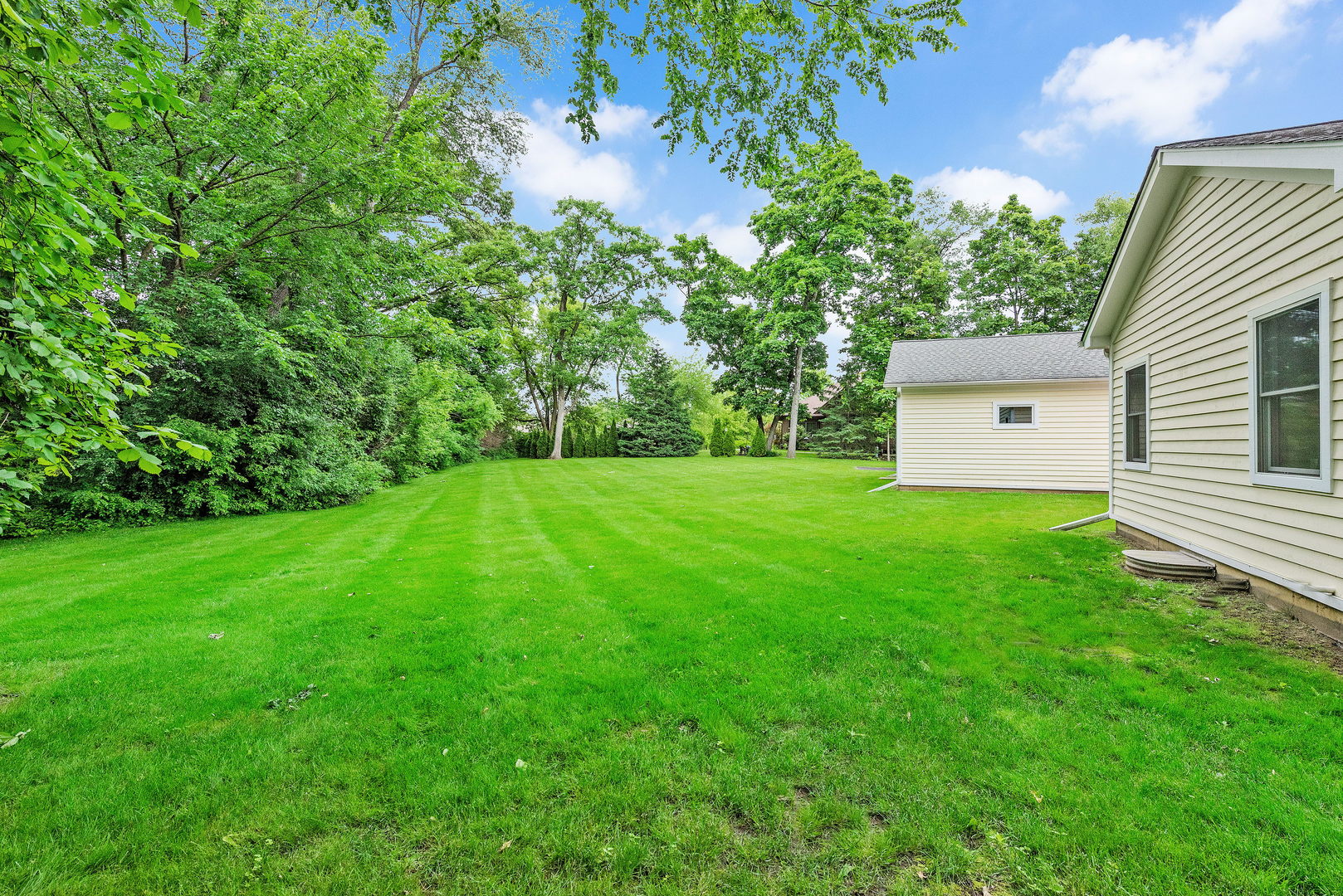 2913 Albert Drive McHenry, IL 60050 - Photo 30 of 35