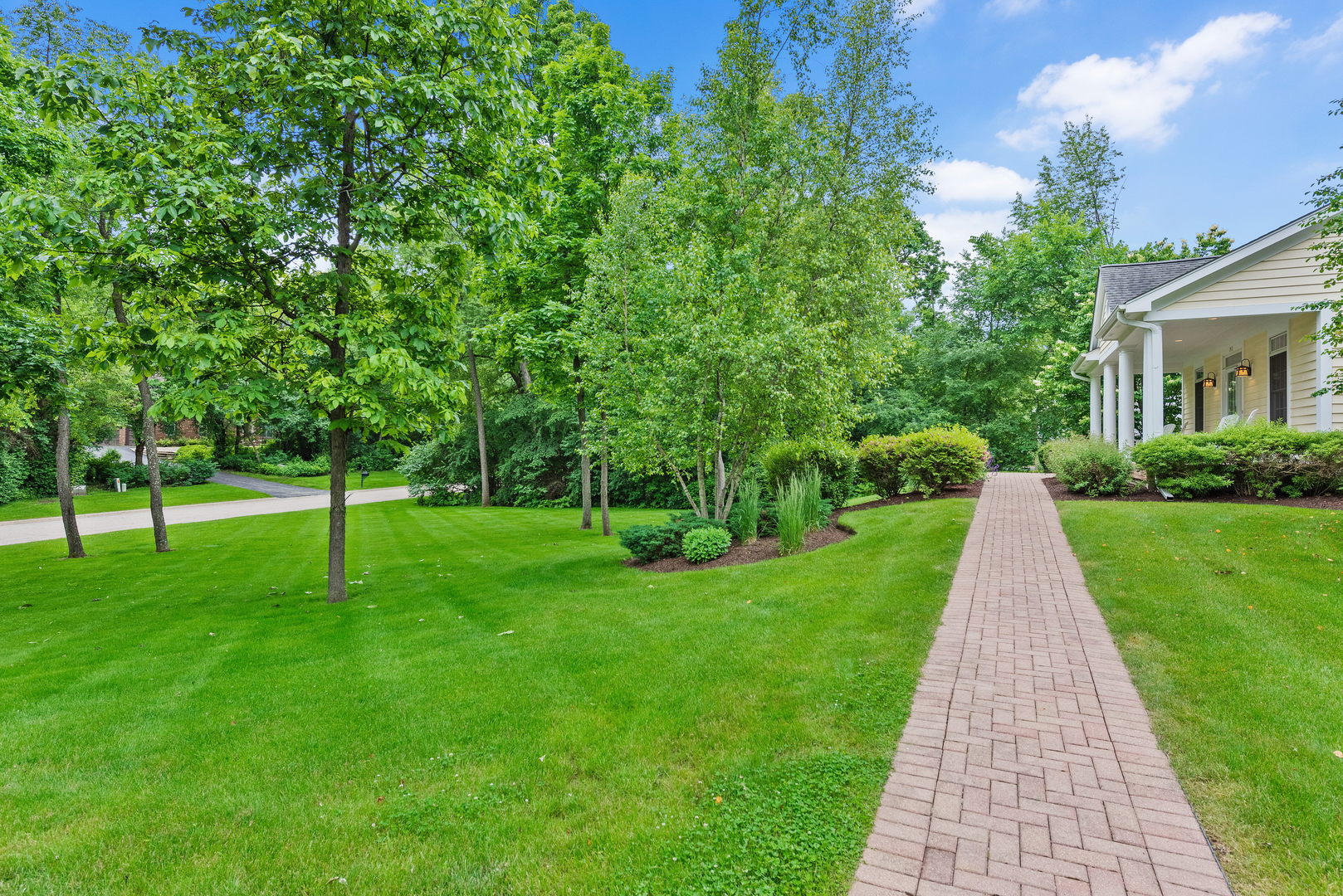 2913 Albert Drive McHenry, IL 60050 - Photo 5 of 35