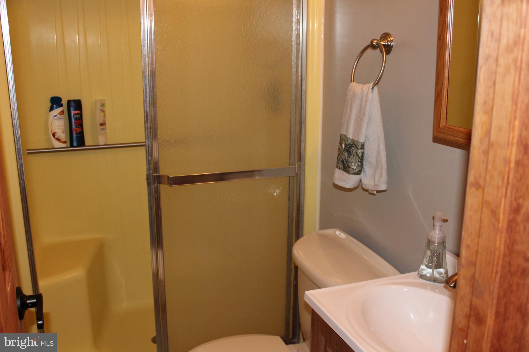 918 Chapel Road New Windsor, MD 21776 - Photo 18 of 28 Bath