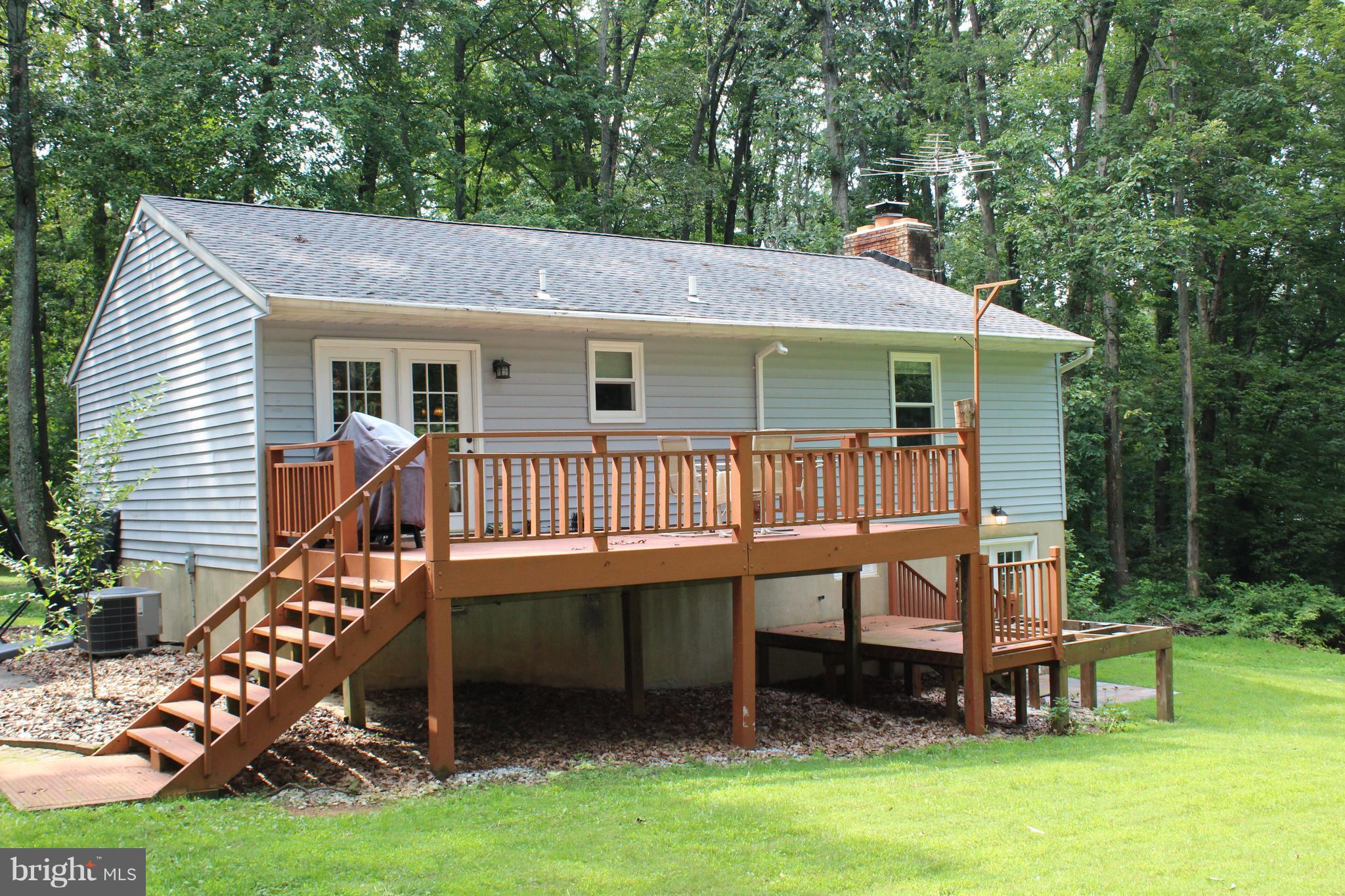 918 Chapel Road New Windsor, MD 21776 - Photo 4 of 28 Exterior (Rear)