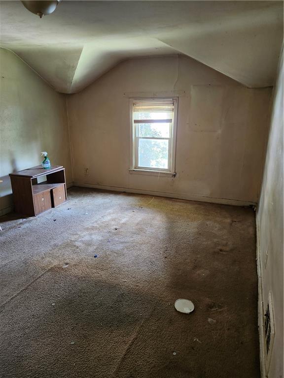 8624 Oakcrest Road Pittsburgh, PA 15235 - Photo 11 of 20 an empty room with windows