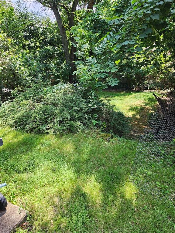 8624 Oakcrest Road Pittsburgh, PA 15235 - Photo 20 of 20 a view of outdoor space and yard