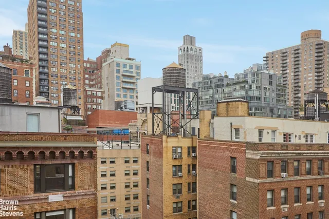 $1,450,000 | 993 Park Avenue, Unit 8E | Upper East Side