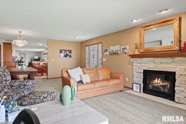 $265,000 | 1918 Greenview Street, Taylorville, IL 62568