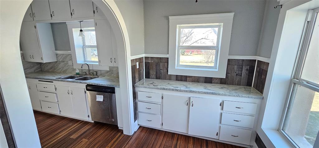 616 East 9th Street Coleman, TX 76834 - Photo 6 of 30