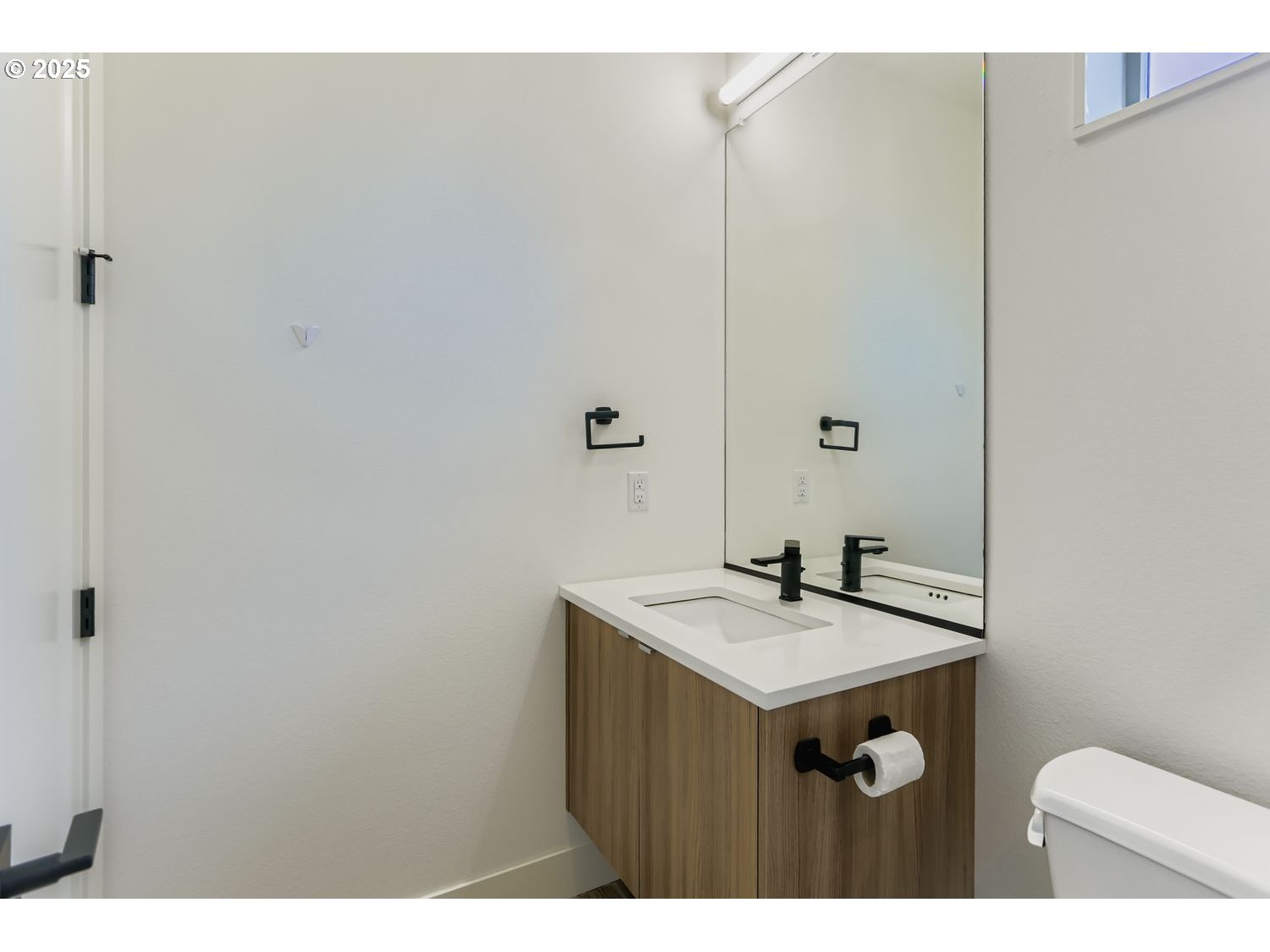 1616 Northeast 45th Avenue, Unit 5 Portland, OR 97213 - Photo 16 of 25