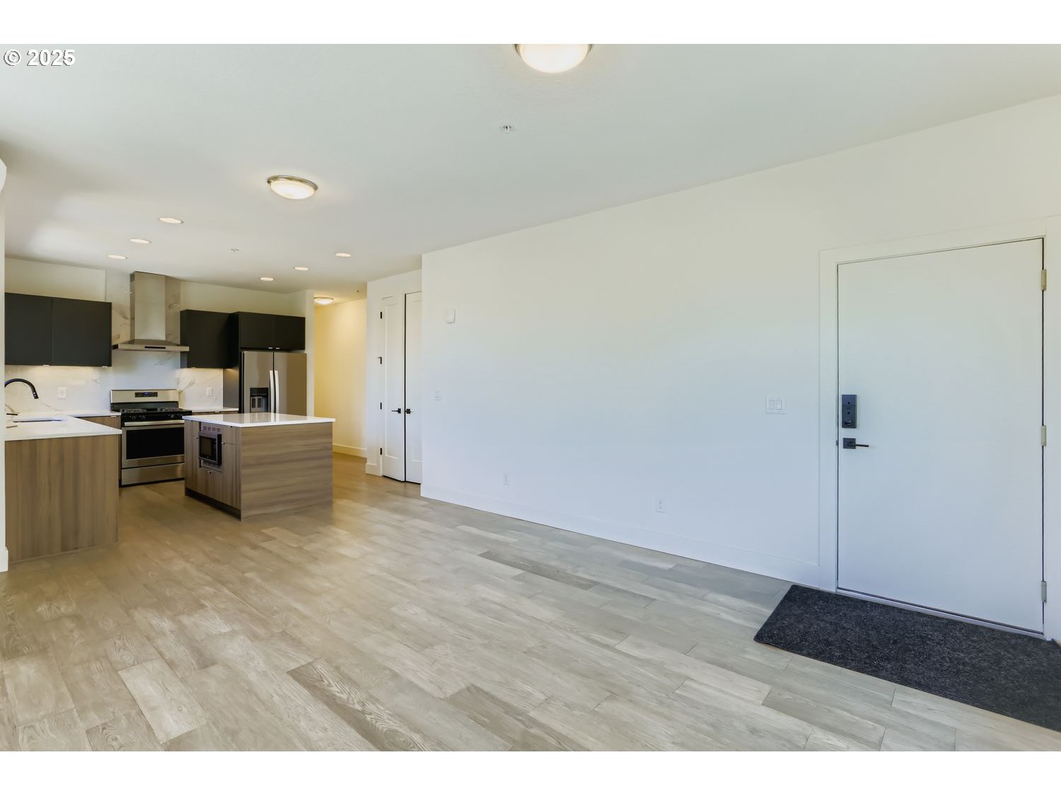 1616 Northeast 45th Avenue, Unit 5 Portland, OR 97213 - Photo 3 of 25