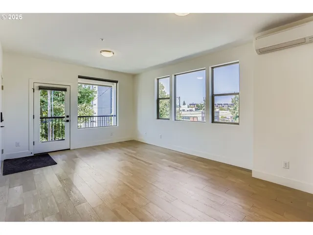 $399,000 | 1616 Northeast 45th Avenue, Unit 5, Portland, OR 97213